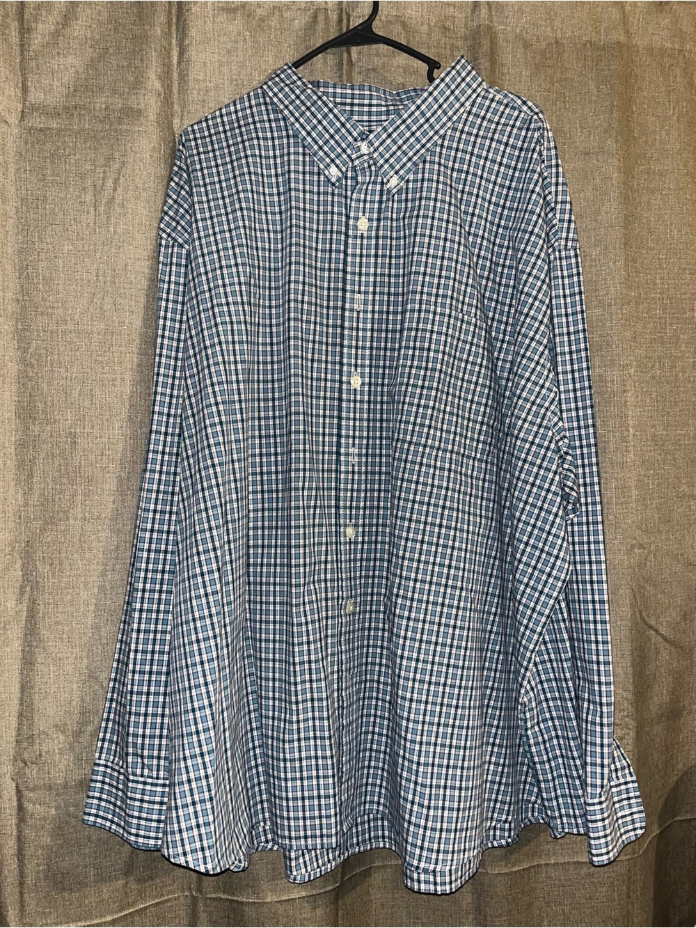 Arrow Men’s Blue and White Plaid Button-Down Shirt